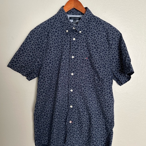 Tommy Hilfiger Men’s 100% Cotton Navy Geometric Shirt | Modern Fit Casual Style - Picture 3 of 10